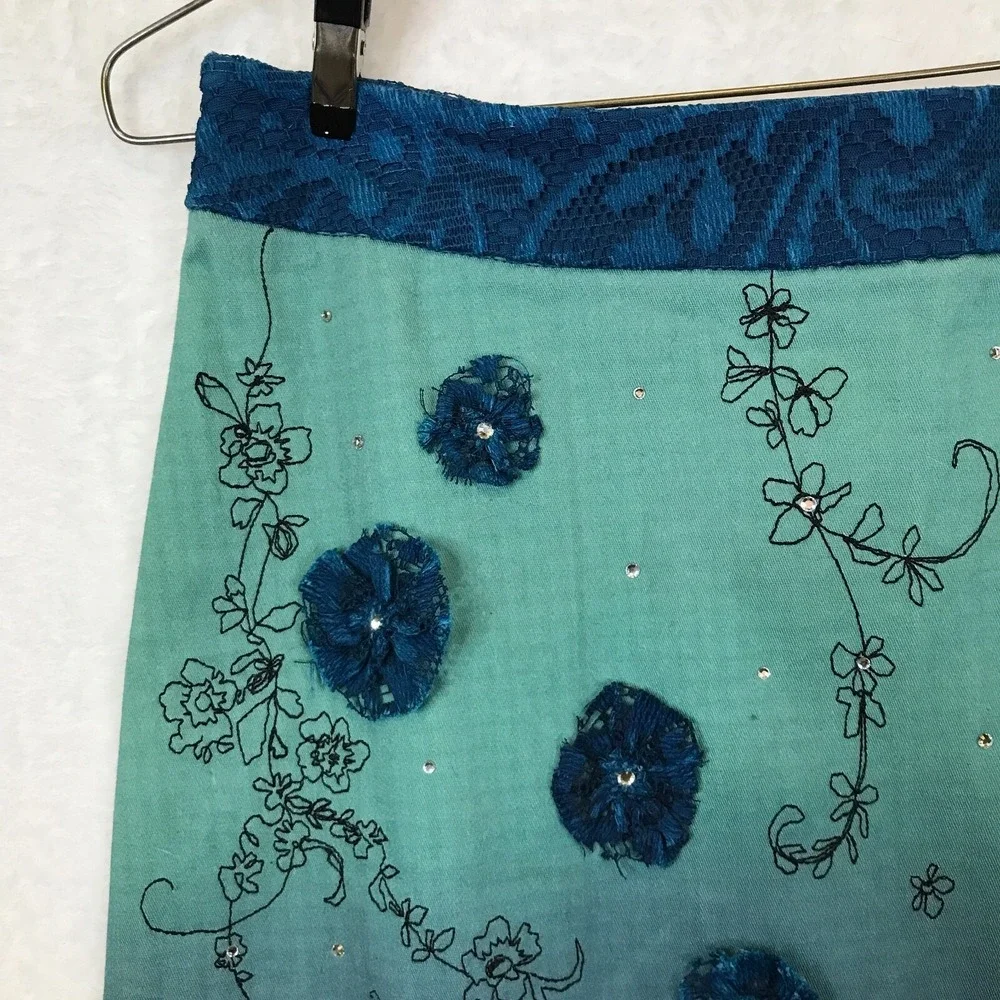 ELLE Womens Size 6 Ombre Blue‎ Pencil Skirt Lace Hem Embellished Floral Detail
